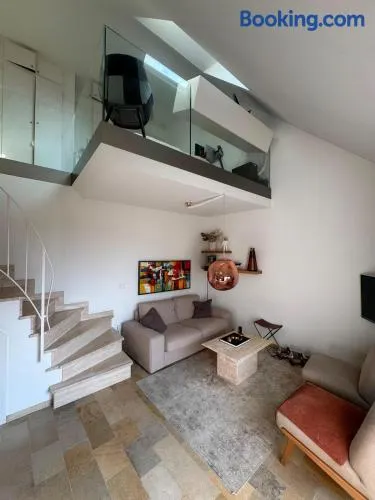 Modern 1 bed duplex in Limperstberg - Image 1