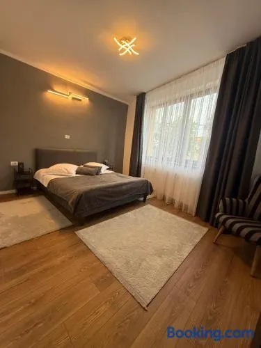 Castle View Apartments - Image 1