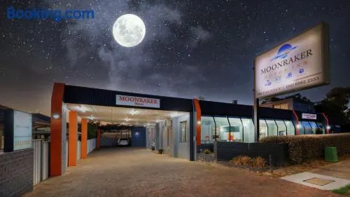 Moonraker Motor Inn - Image 1