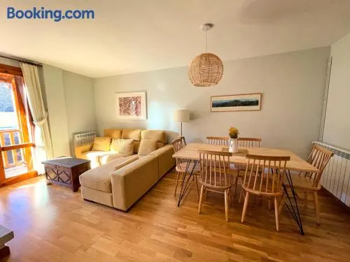 Apartamento en el centro de Benasque con piscina - Image 1