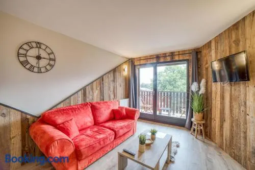 Charmant appartement avec balcon et commodités modernes - Image 1