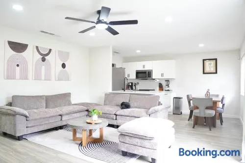 Luxe Stay in Forney 4BR 2BA Gem - Image 1
