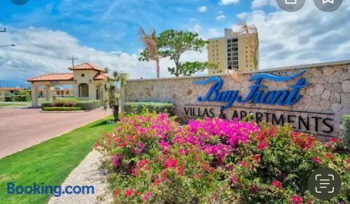 Bayfront Villa & Apartment - Image 1