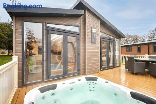 Enzo's Lodge with Hot Tub - Image 1