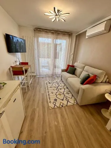 Studio Cosy et élégant avec Terrasse - Image 1