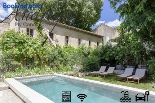 Mas de charme - T2 et chambres d'hôtes avec piscine & jardin - Image 1