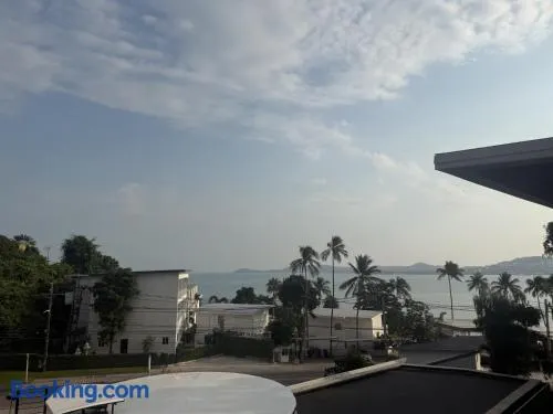 Ocean-view brand new apartment - Image 1