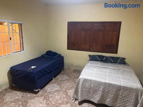 Casa com Quartos compartilhados - Image 1