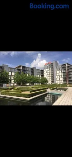 Apartment in Milton Keynes - Image 1