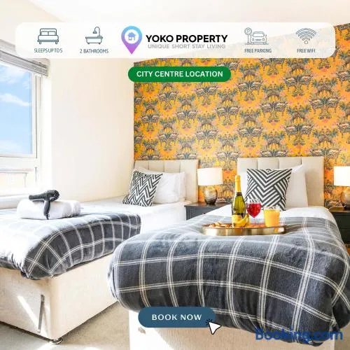 Stylish Canal Side Apartment - City Centre - Free Parking, Balcony, Smart TV, Fast Wifi by Yoko Property - Image 1