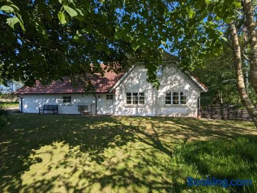 Family-Friendly Coastal Cottage - Image 1