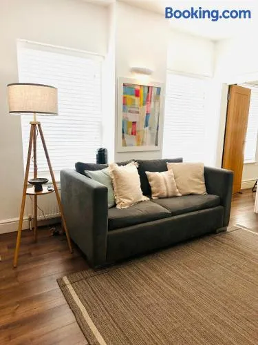 Central Euston and Kings Cross Apartments - 1 min walk - Image 1