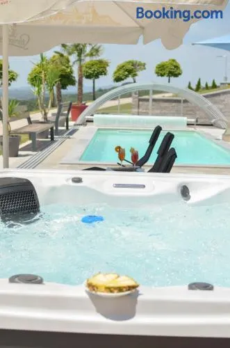 Three Stars Luxury House ART-PE with pool and SPA pool - Image 1