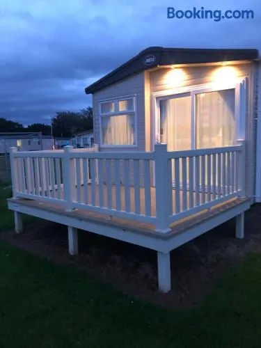 Lovely Caravan - Image 1