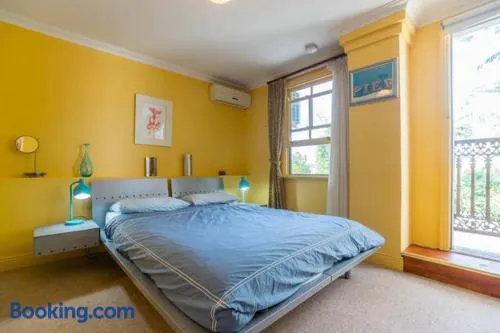Parkview, Newtown, Sydney - Image 1