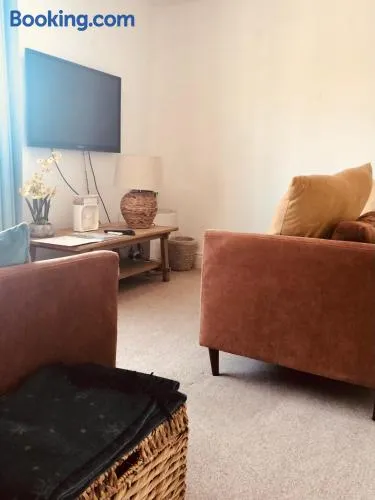 StarLight A Cosy 2 Bedroom House in Portishead - Image 1