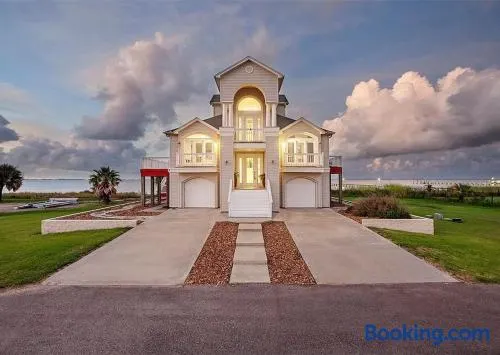 Waterfront Private Pier Pleasure Island Lake House - Image 1