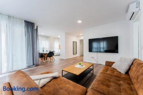 Flex SelfCheckIns 100 - Zagreb - 2 Bedrooms - Parking - Loggia - Image 1