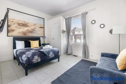 Bedroom in Corso Italia Neighborhood - Image 1