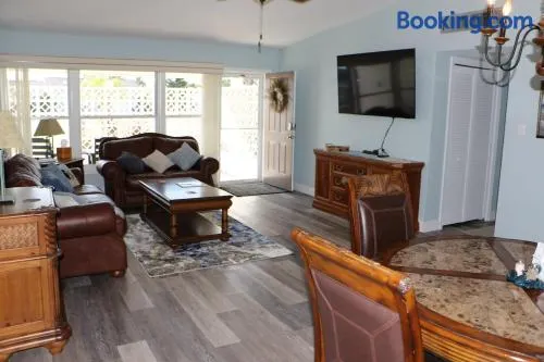 Stella's Beach House - Image 1