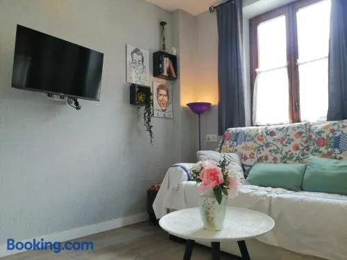 Estudio rústico y funcional perfecto para parejas - Cuc 4 - Image 1