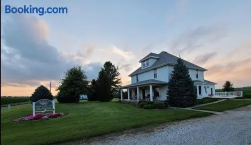 Granny's Farmhouse - Image 1