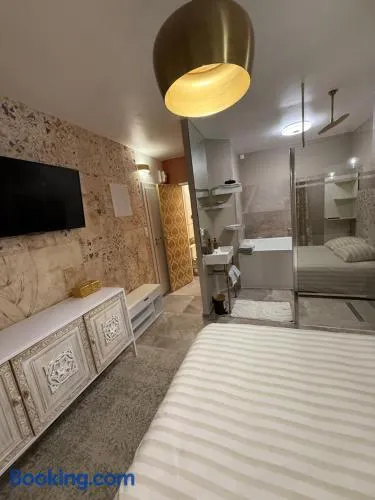 love room - Image 1