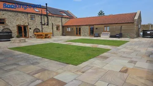 The Oak, Country Home, Sleeps 4 with Hot Tub near Durham City & Bishop Auckland - Image 1