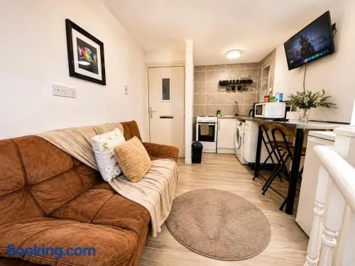 Flat 5 min From Stadium - Image 1
