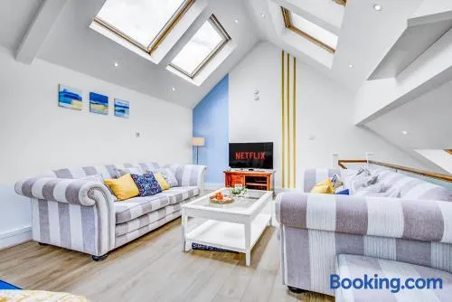 Wimbledon,Contractor,3BR Sleeps7,Close to AELTC Station & London - Image 1