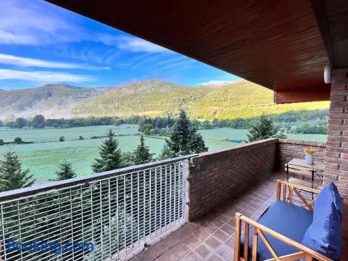 Fantástico apartamento con vistas en Esterri - Image 1