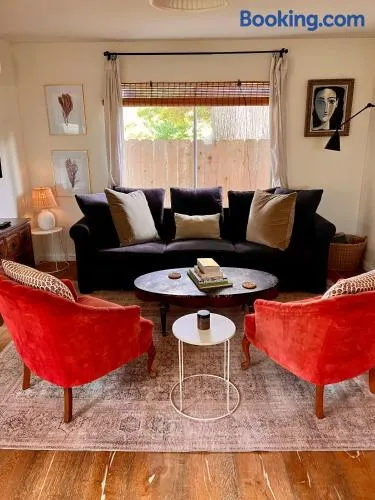 Rock Rose Cottage - Image 1
