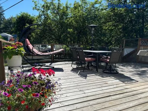 Edgemont House - 8 Guests, Deck and Yard, North Vancouver - Image 1