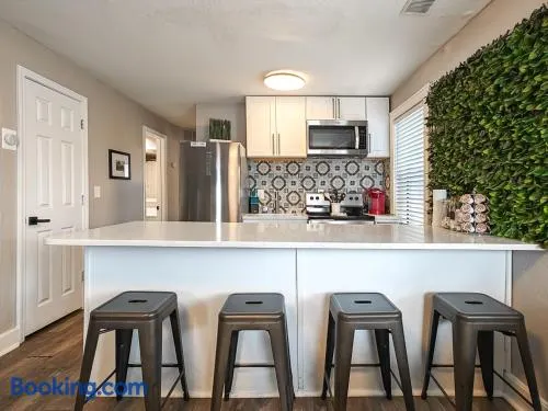 Heart of Westport 1BR - Image 1