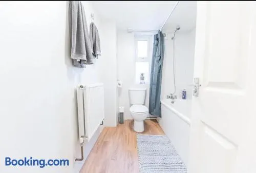 Cozy & Modern Accommodation in Barrow-in-Furness - Image 1