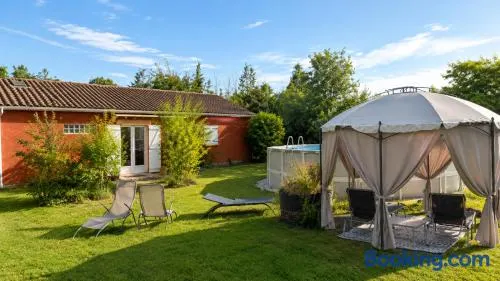 Maison Datcha avec jardin et piscine privée - Image 1