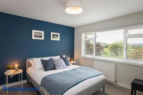River Retreat Apartment Exeter - River Views & Parking - Image 1