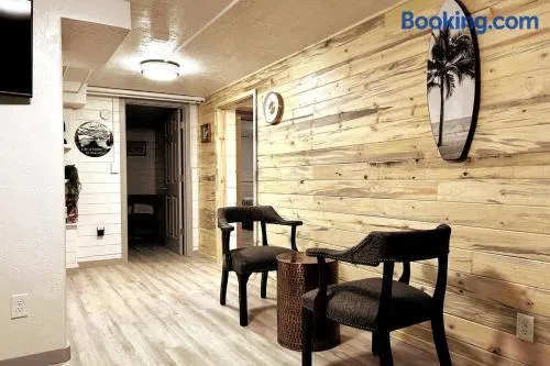 Ruby's Lakefront Lower Penthouse - Image 1