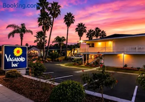 Vagabond Inn Santa Barbara - Image 1
