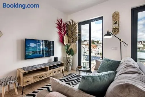 Casinha da Sorte - Stylish & Unique House - Image 1