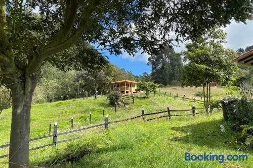 Un refugio en las montañas de Tabio - Image 1