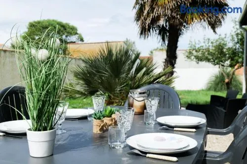 Jolie maison en bois à 2 kms de la plage de Brem Sur Mer - 6 personnes - Image 1