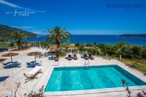 Kinira Beach Hotel - Image 1