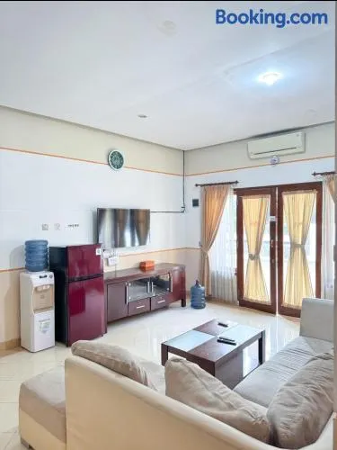 Adiputra Guesthouse Tata Bumi by HomiQ - Image 1