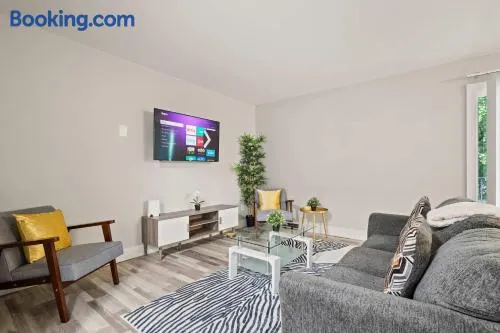 Beautiful Apartment with Modern Design - Image 1