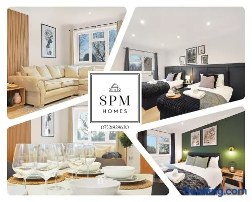 4 Bed House - Long Stays Welcome - Smart TVs in Each Bedroom - Parking - Image 1
