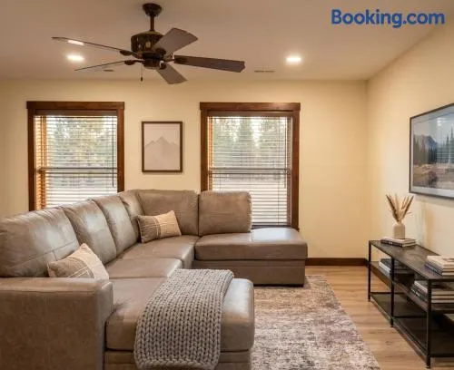 3BR Hamburg Home - Image 1