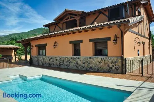 El Hojaranzo. Casa rural con encanto en Candeleda - Image 1