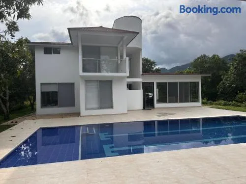 Finca para estrenar - Image 1