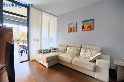 APARTAMENTO AMPLIO. VISTAS A LA PLAYA - Image 1